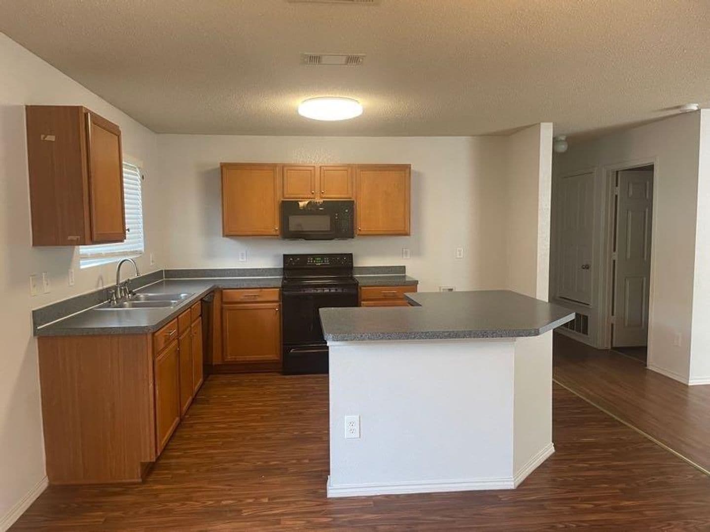 Saginaw House: 820 Eagle Drive