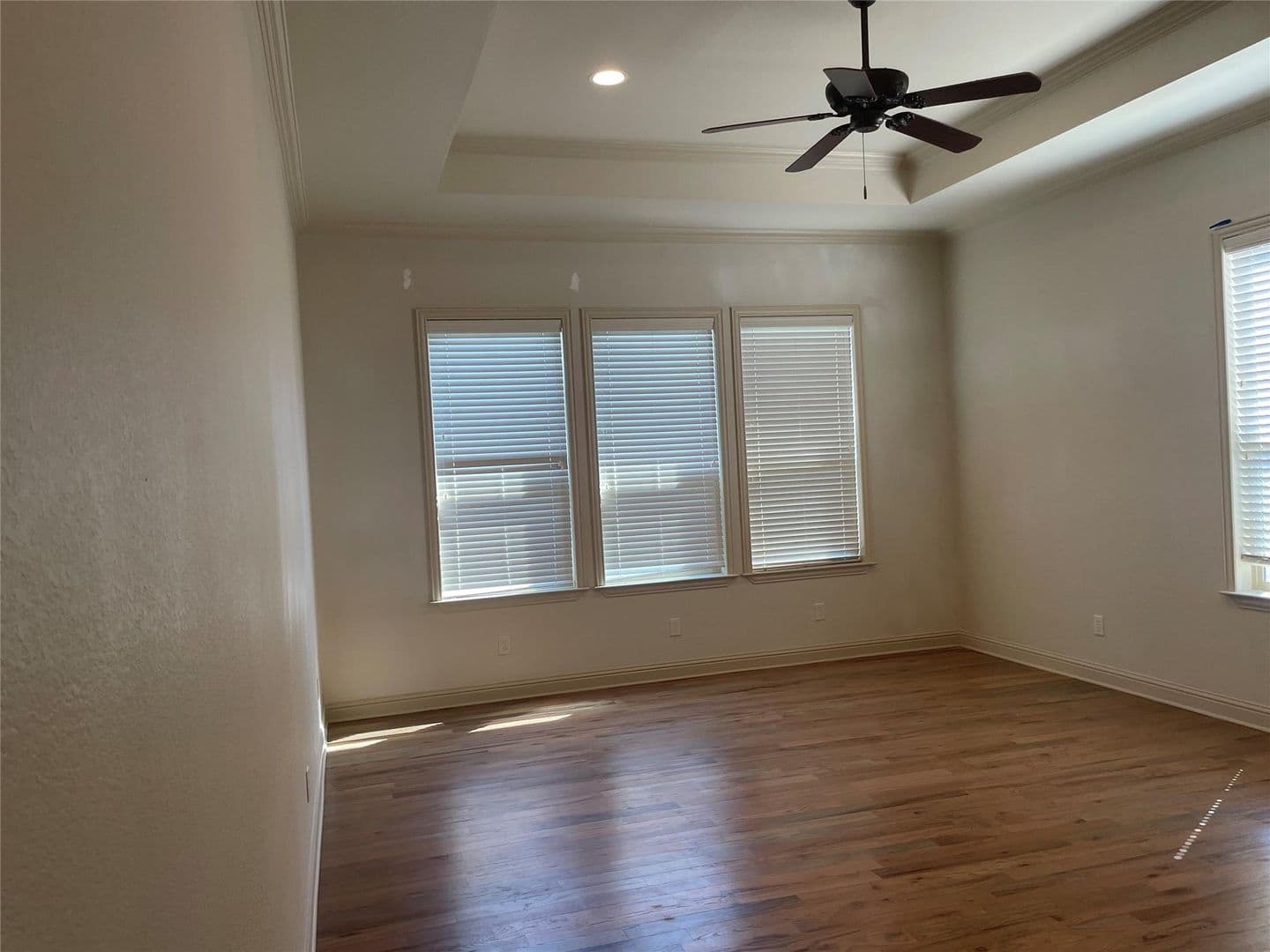 Rockwall House: 326 Harborview Dr