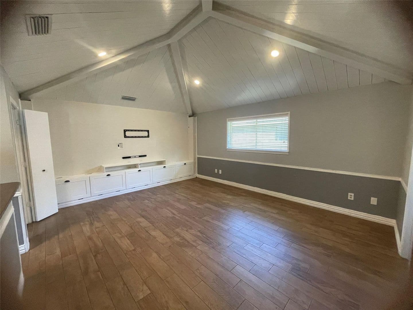Dallas House: 12112 Cross Creek Dr