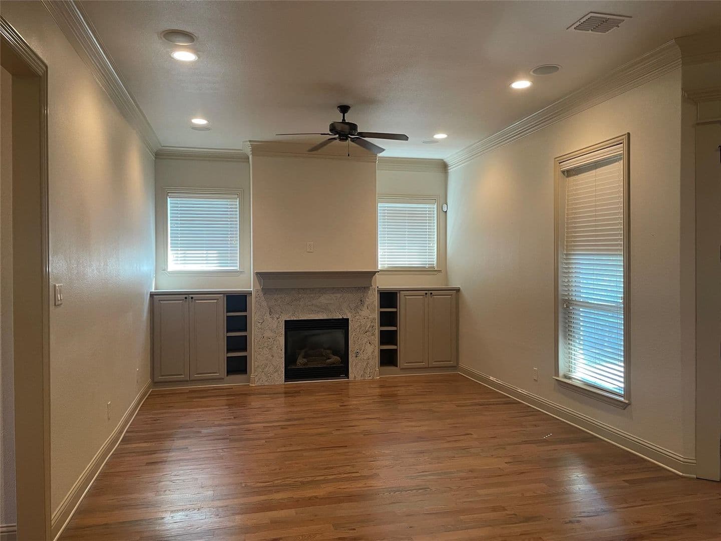Rockwall House: 326 Harborview Dr