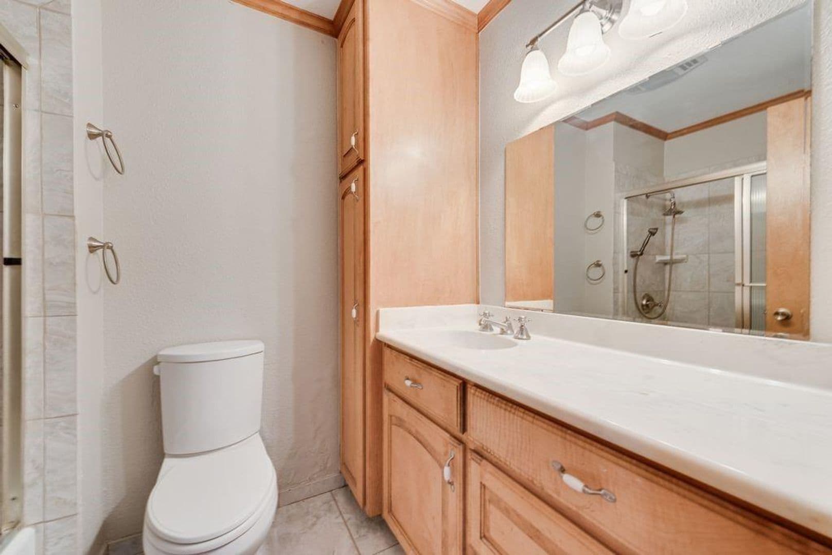 North Richland Hills House: 6536 Wakefield Rd
