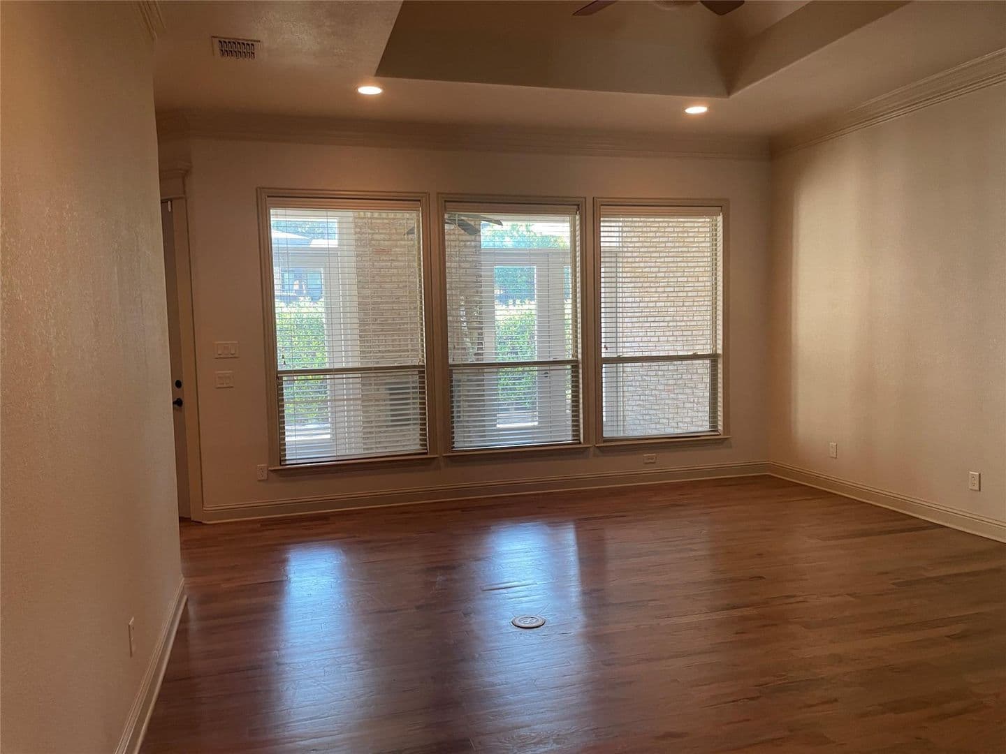 Rockwall House: 326 Harborview Dr