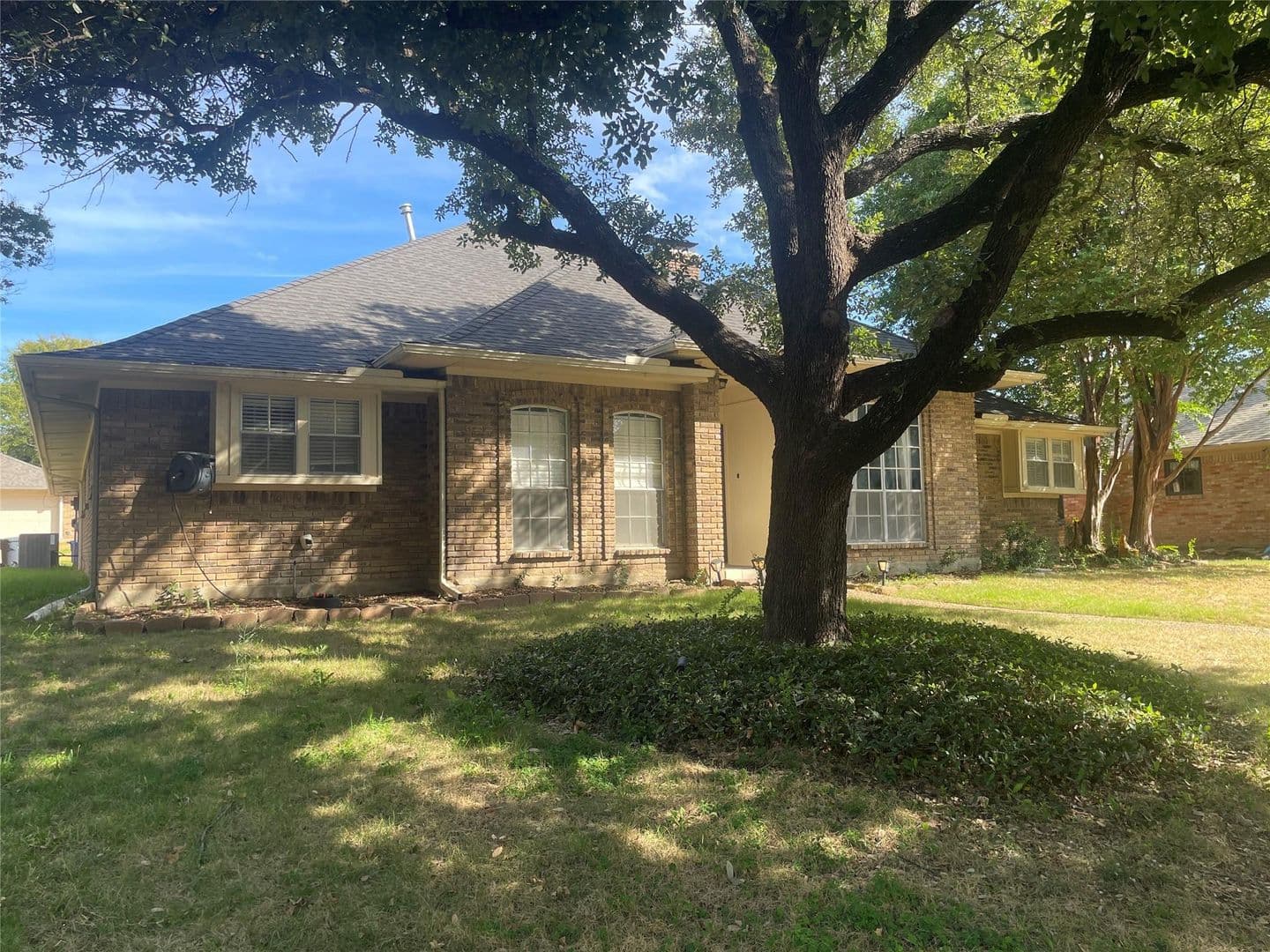 Dallas House: 12112 Cross Creek Dr