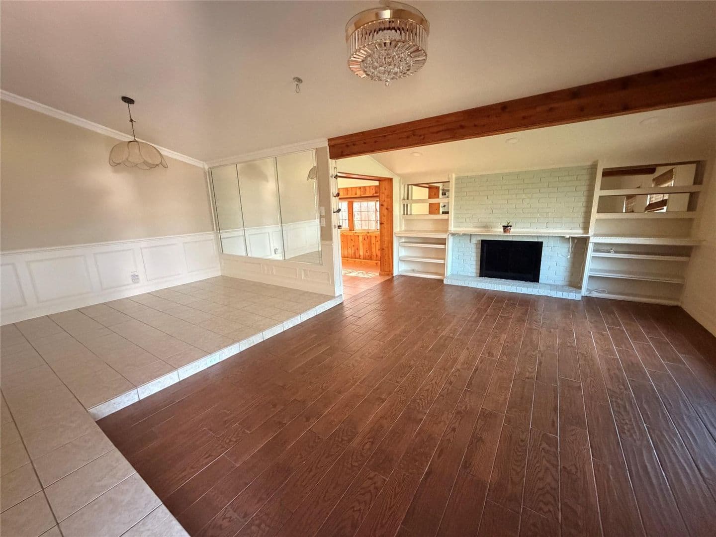 Bedford House: 3709 Pinewood St
