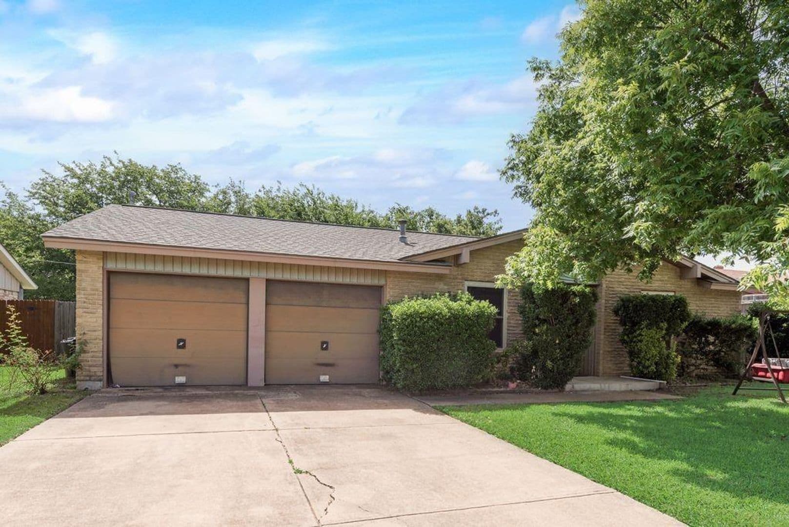 North Richland Hills House: 6536 Wakefield Rd