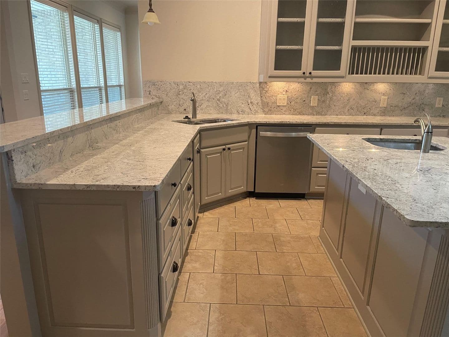 Rockwall House: 326 Harborview Dr