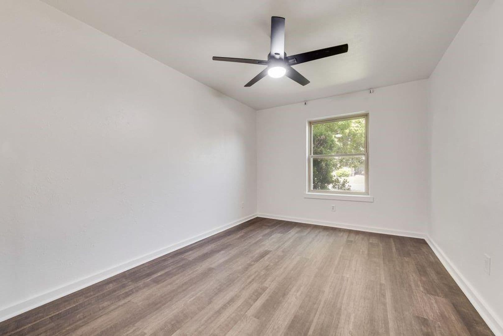 North Richland Hills House: 6536 Wakefield Rd