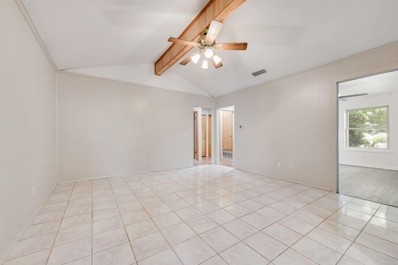 North Richland Hills House: 6536 Wakefield Rd