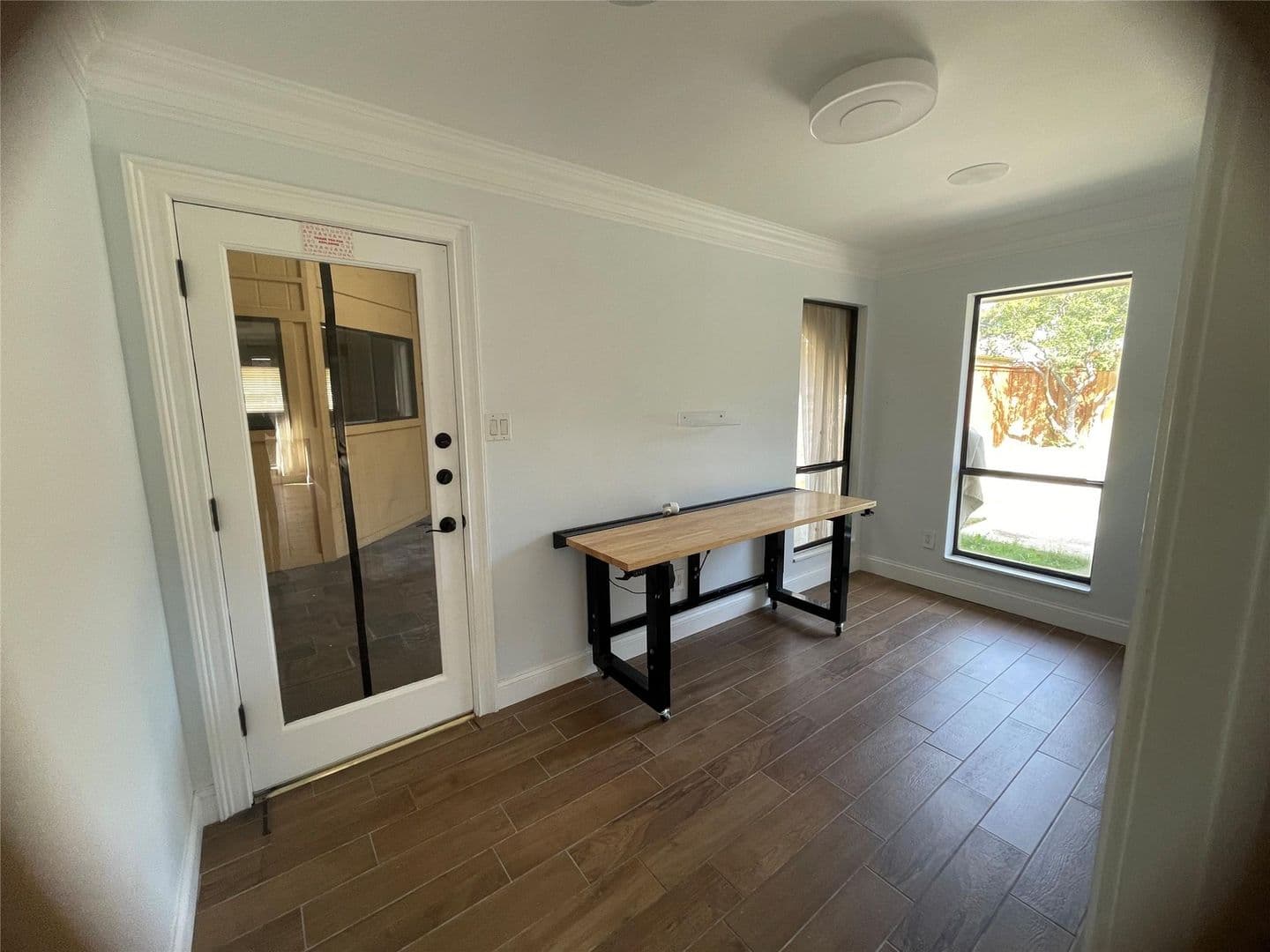 Dallas House: 12112 Cross Creek Dr