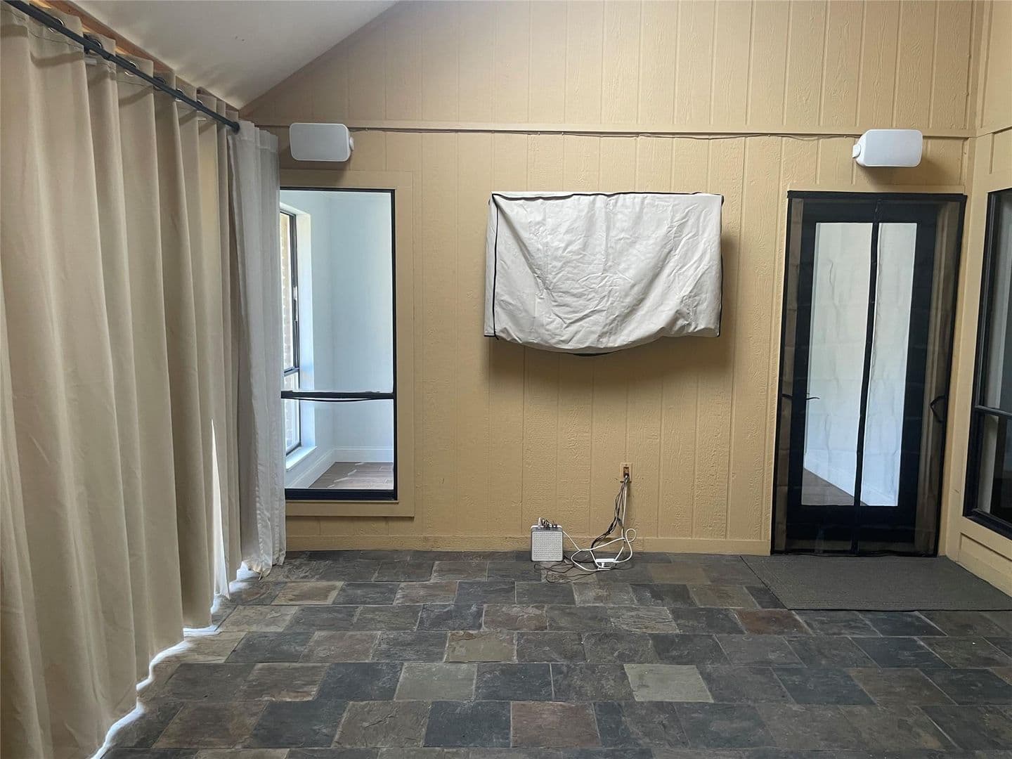 Dallas House: 12112 Cross Creek Dr
