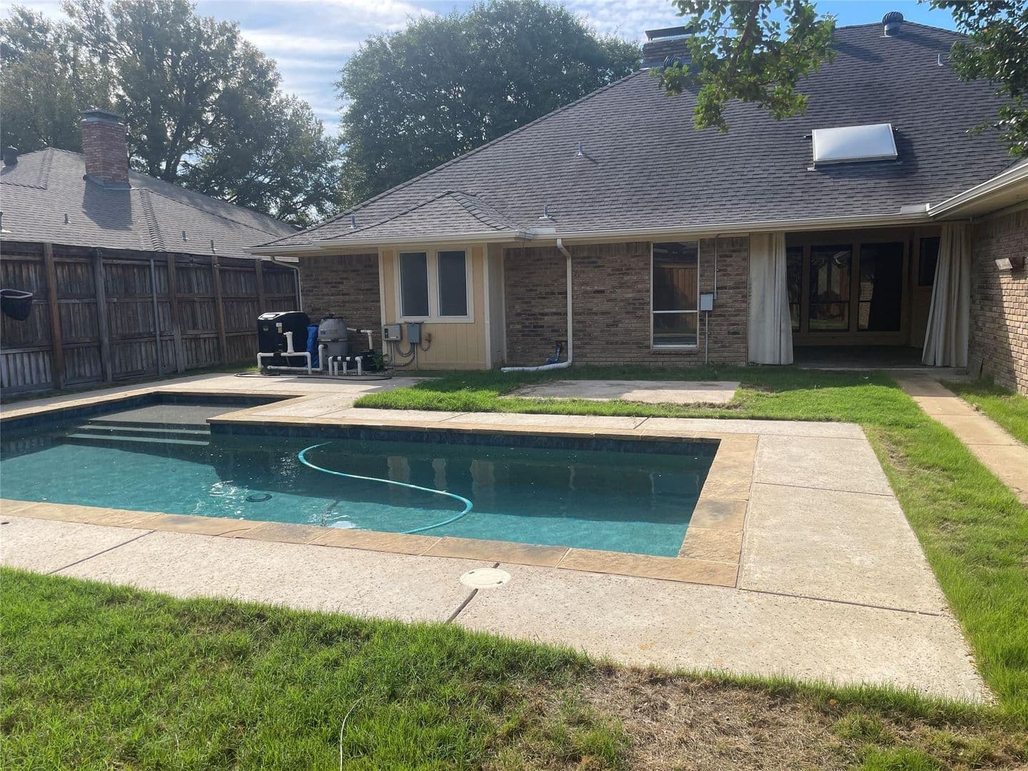Dallas House: 12112 Cross Creek Dr
