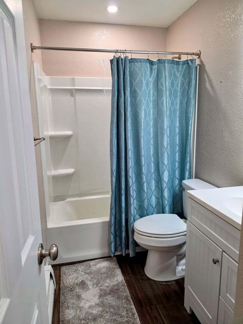 Clifton Townhome: 486 Tracy Dr.#3