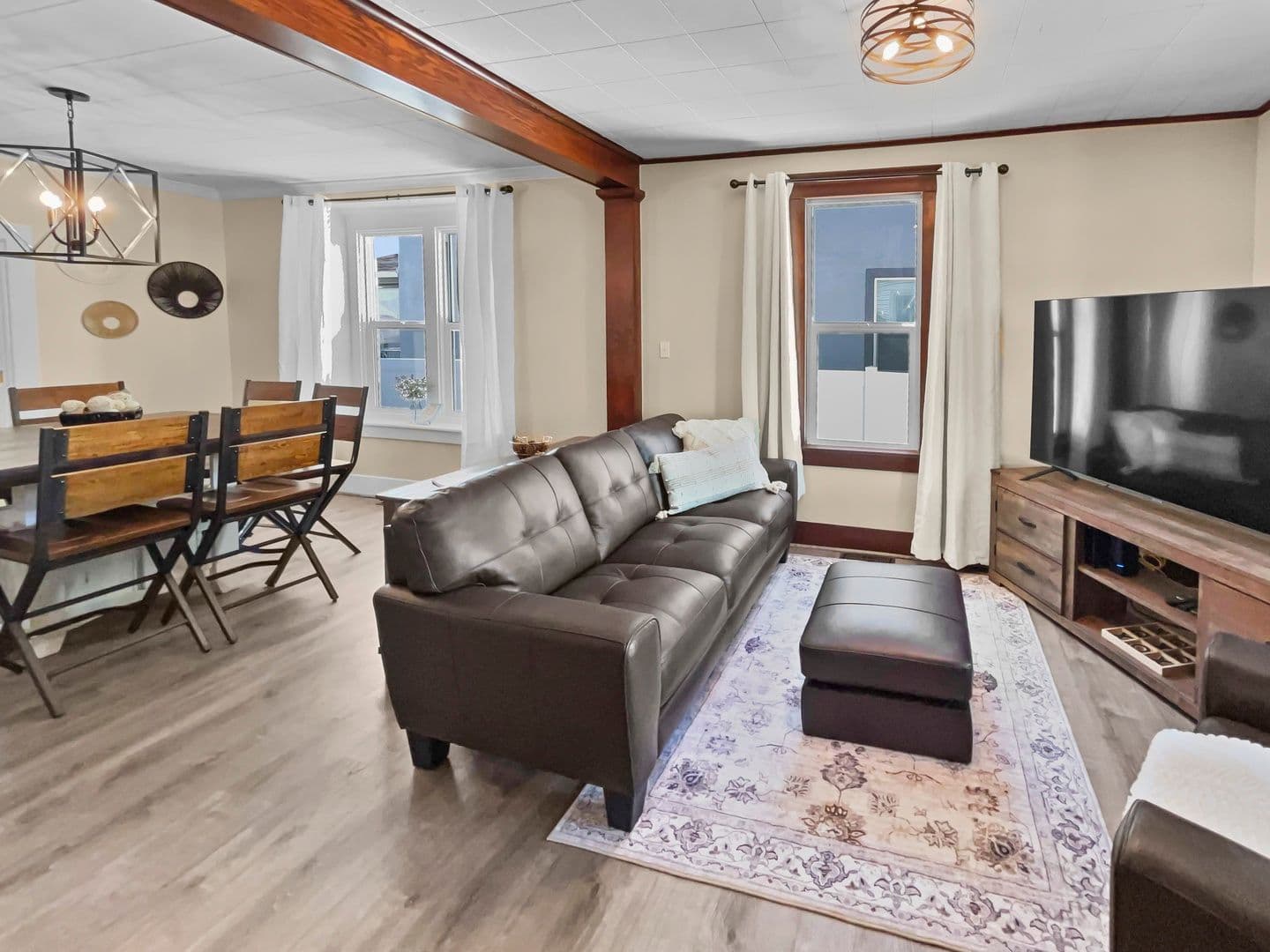 Grand Junction House: 915 Grand Ave