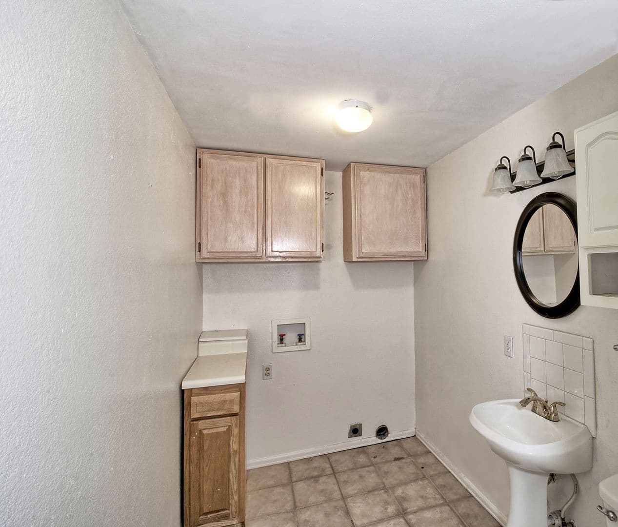Grand Junction House: 165 Dee Vee Drive