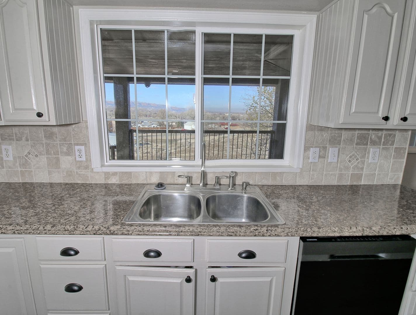 Grand Junction House: 165 Dee Vee Drive