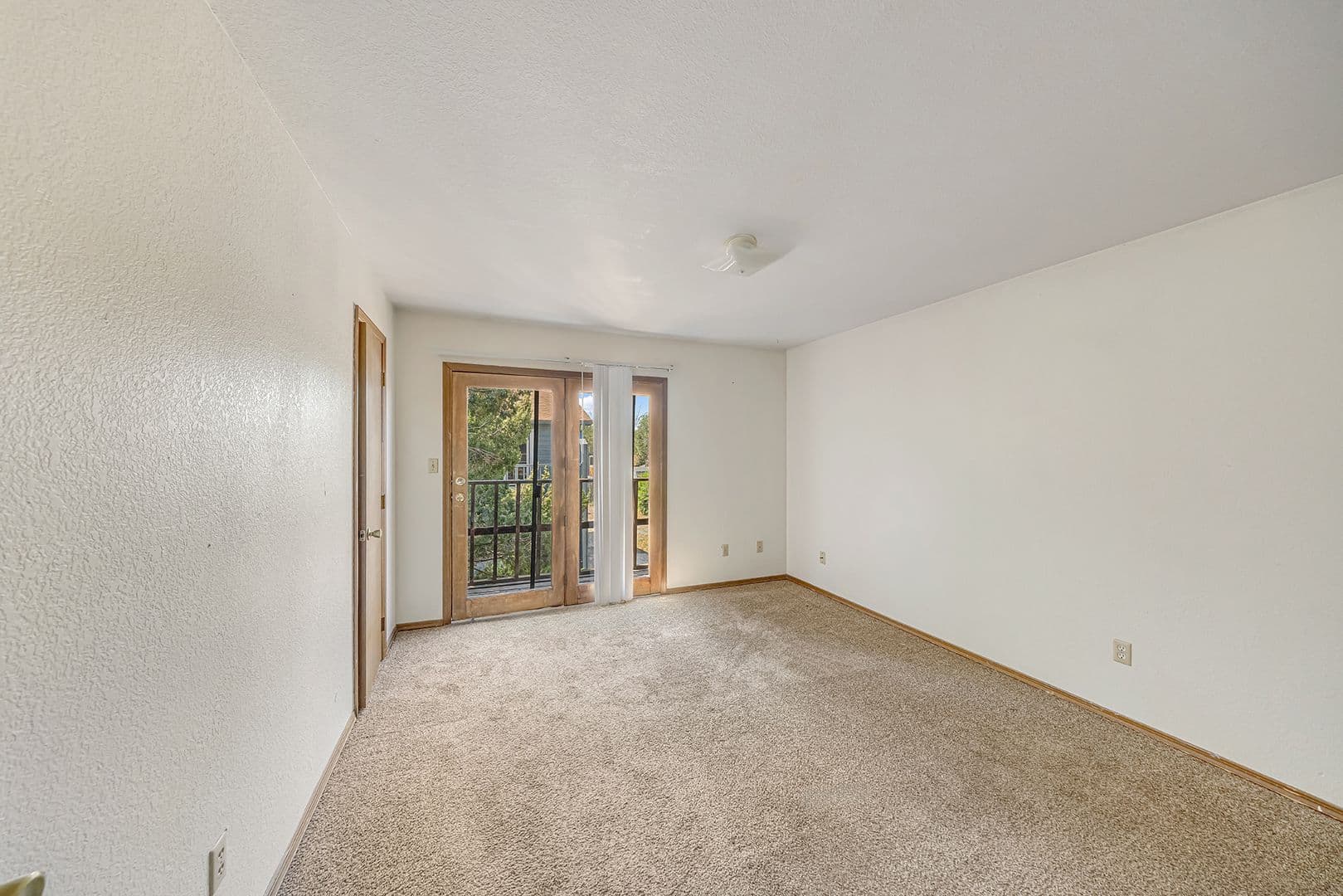 Clifton Apartment: 493 32 Rd