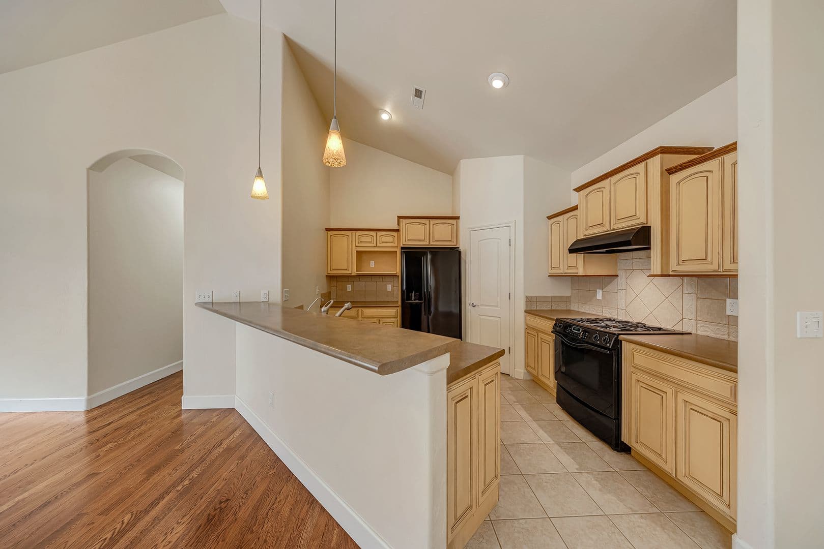 Palisade House: 832 Montclair Drive