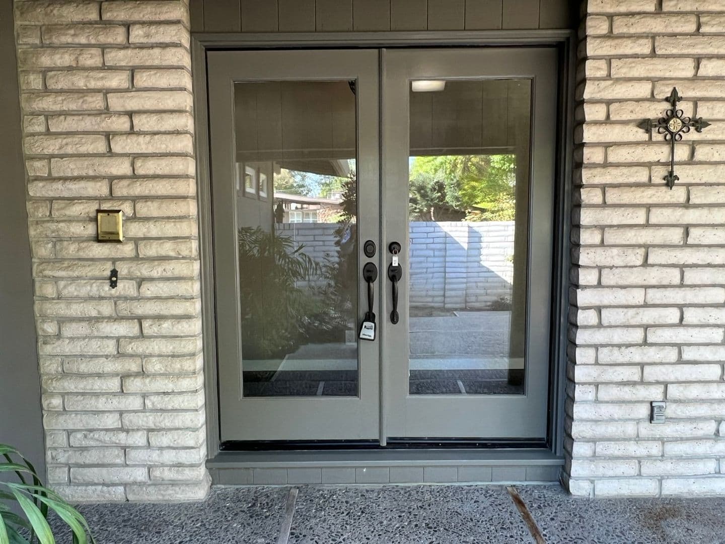 Modesto House: 418 Wentworth Ln