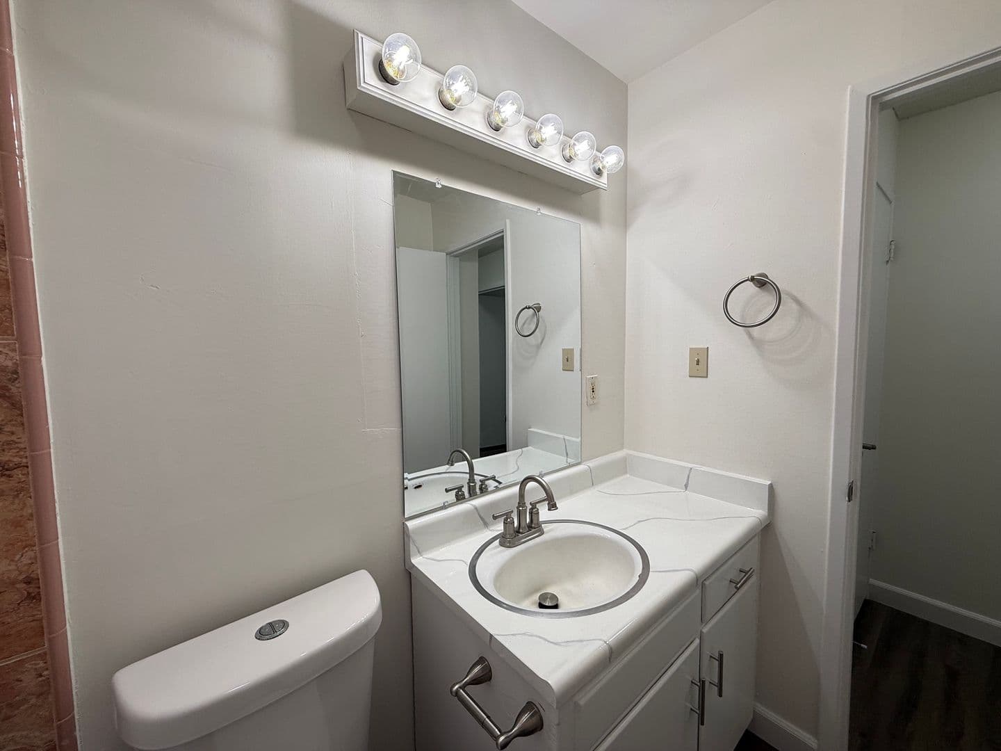 Modesto Apartment: 715 Tully Rd