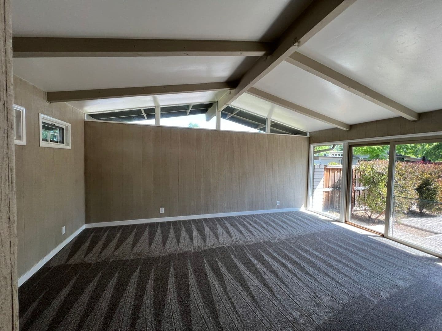 Modesto House: 418 Wentworth Ln