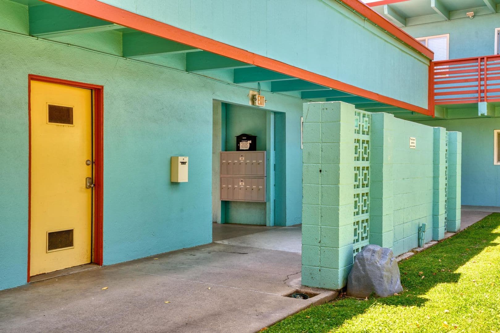 Modesto Apartment: 715 Tully Rd