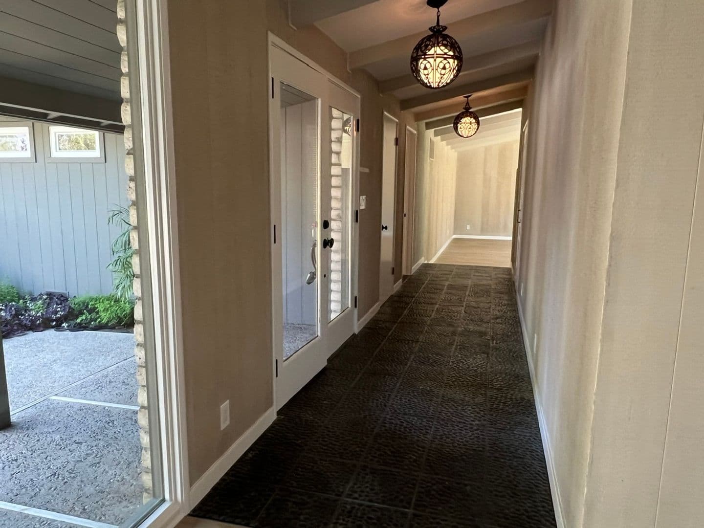 Modesto House: 418 Wentworth Ln