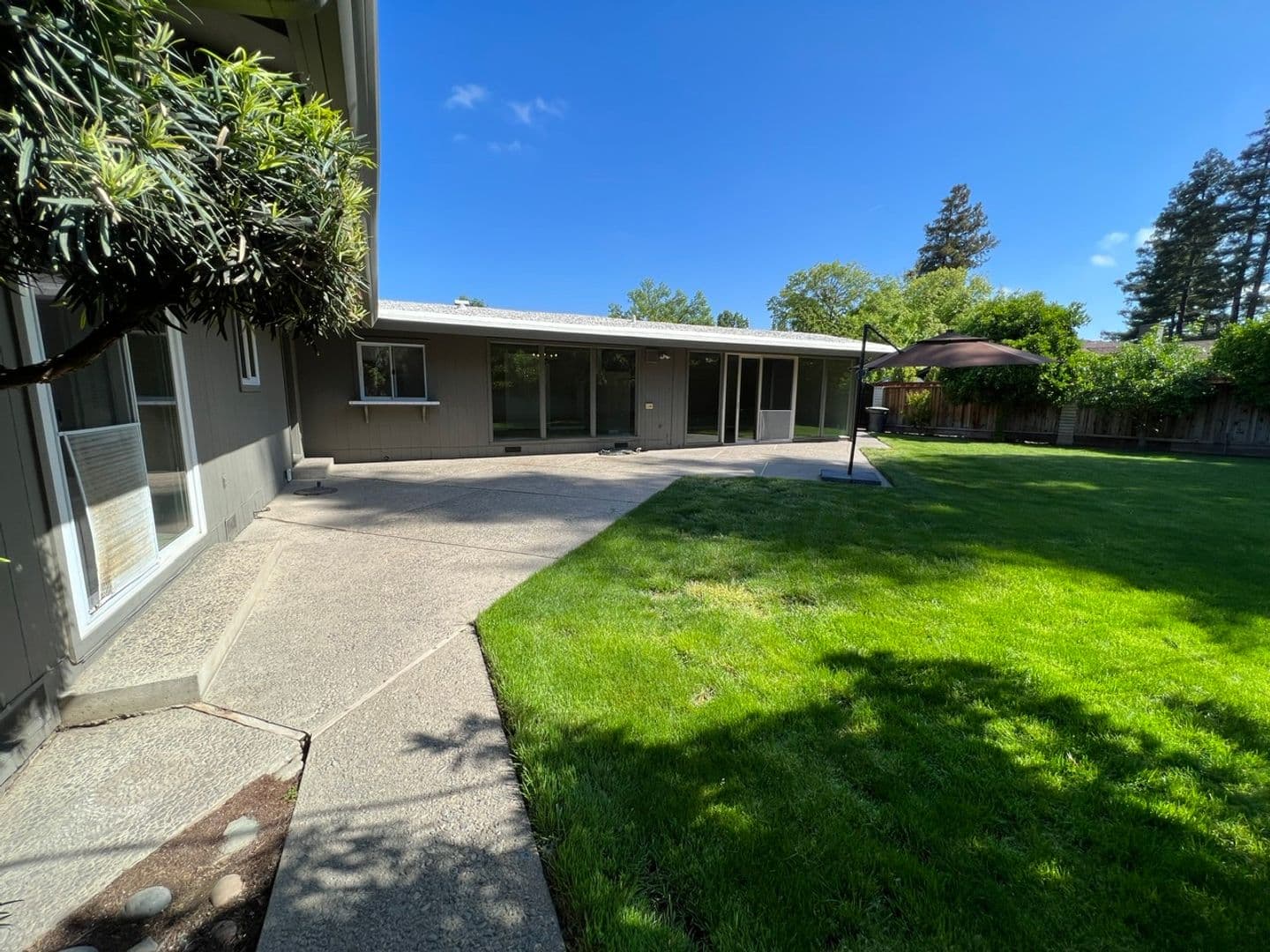Modesto House: 418 Wentworth Ln