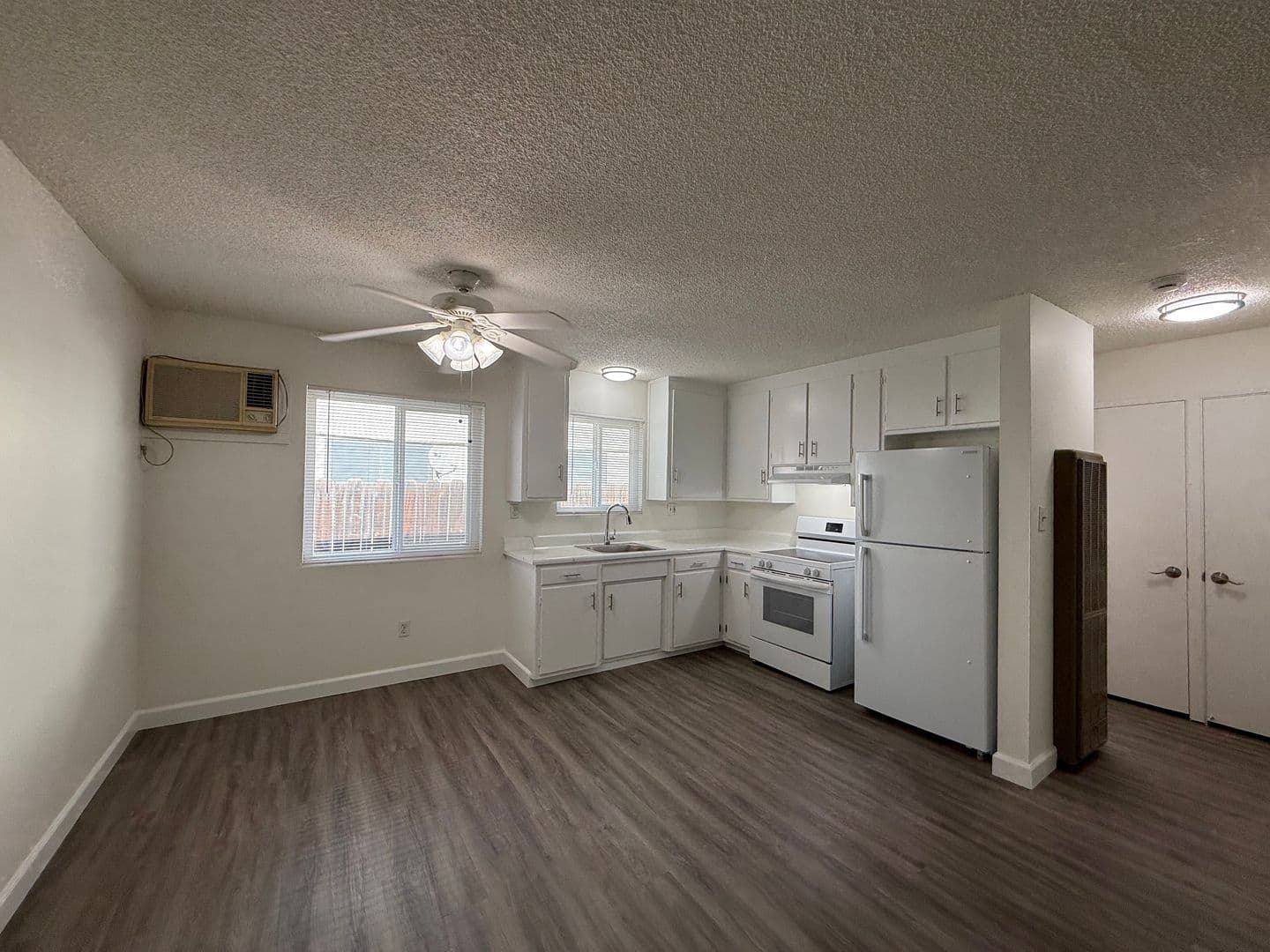 Modesto Apartment: 715 Tully Rd
