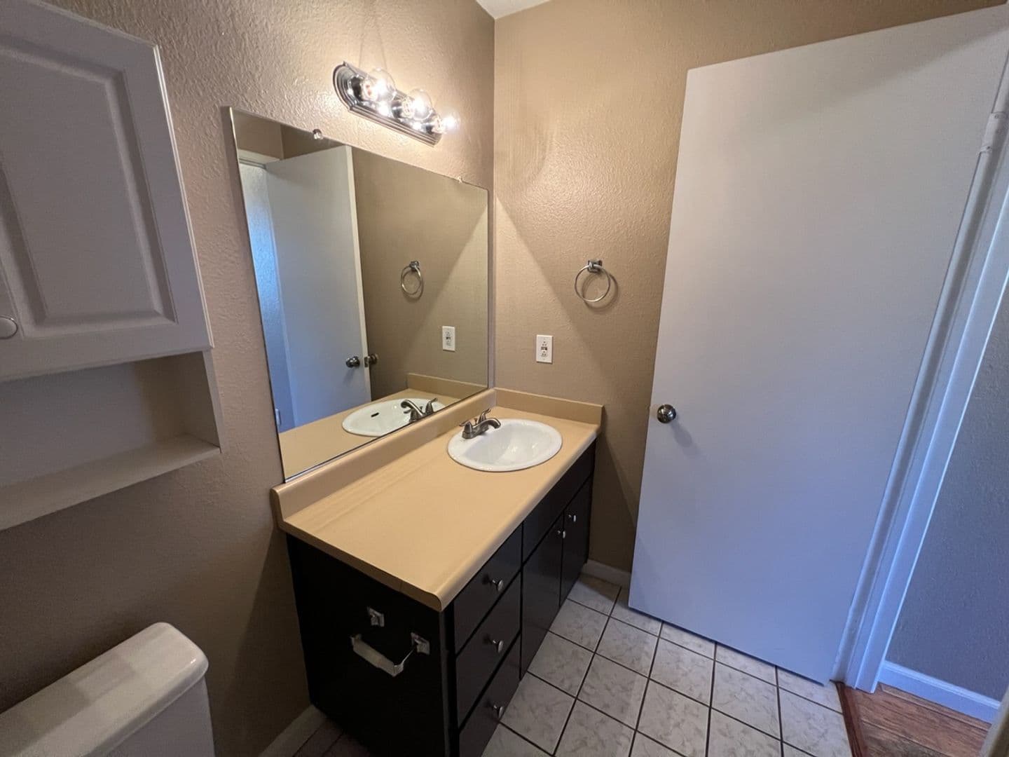 Modesto House: 3400 Kingswood Dr