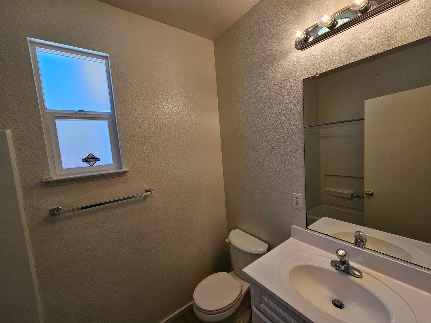 Manteca House: 1161 Syracuse Ln
