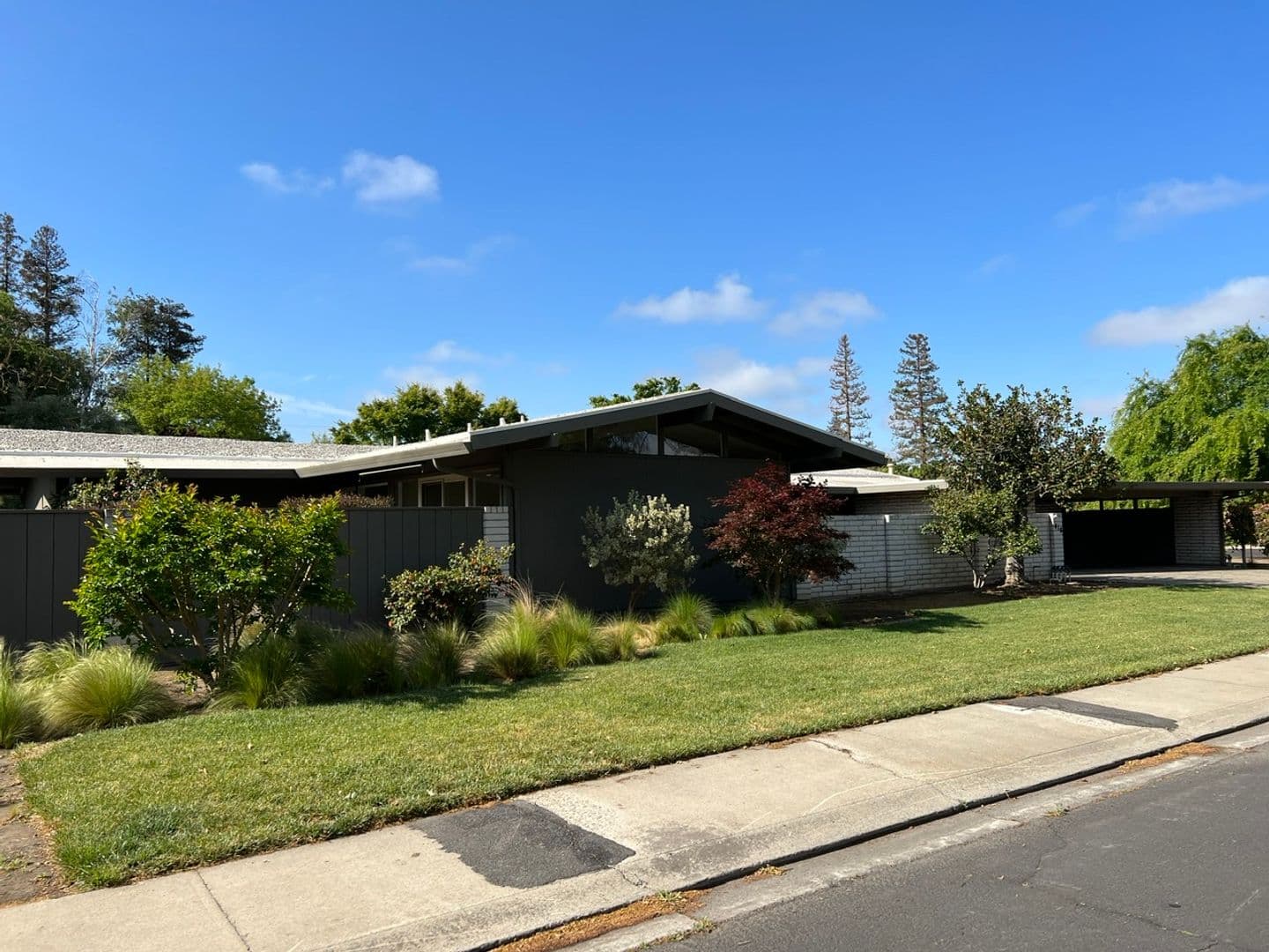Modesto House: 418 Wentworth Ln