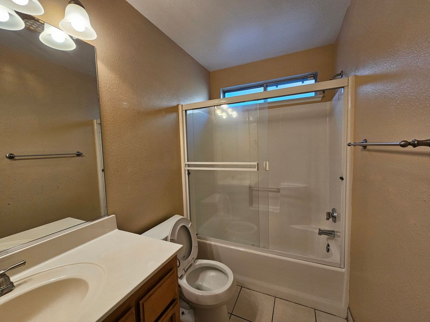 Modesto House: 221 Rector Ln