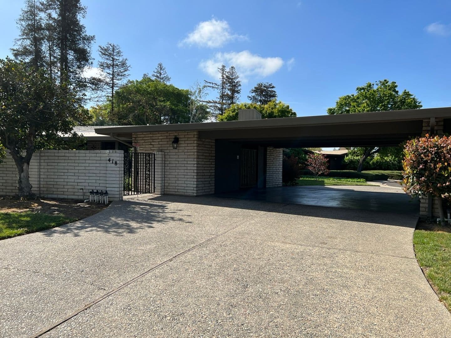Modesto House: 418 Wentworth Ln