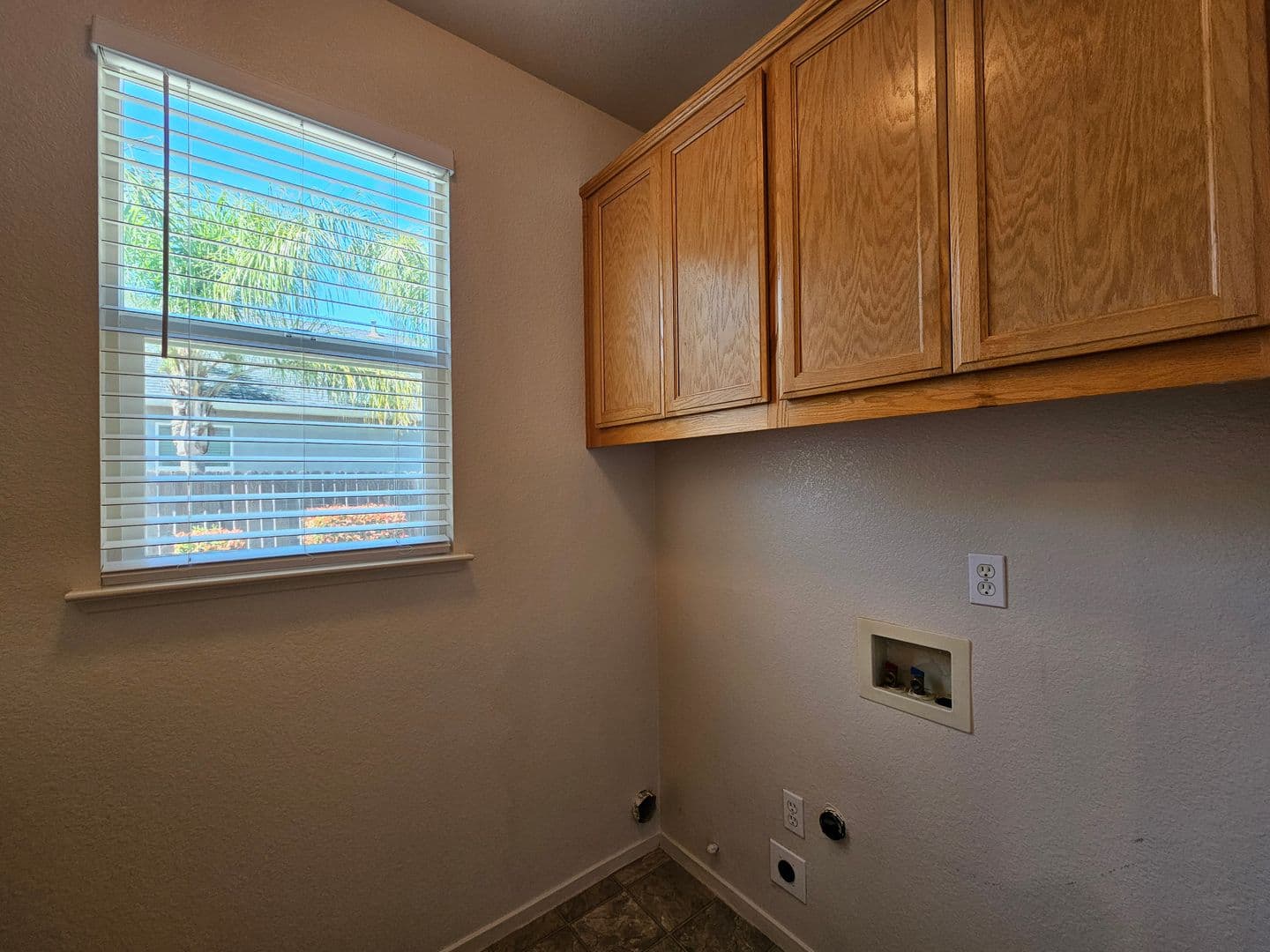 Manteca House: 1161 Syracuse Ln