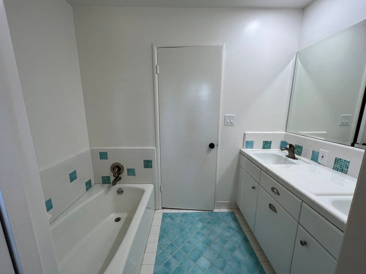 Modesto House: 418 Wentworth Ln