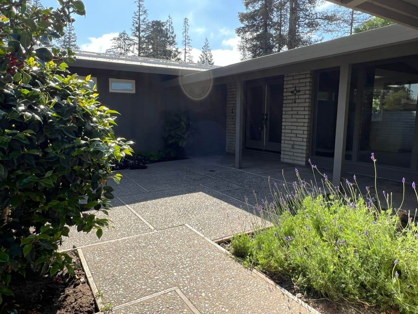 Modesto House: 418 Wentworth Ln