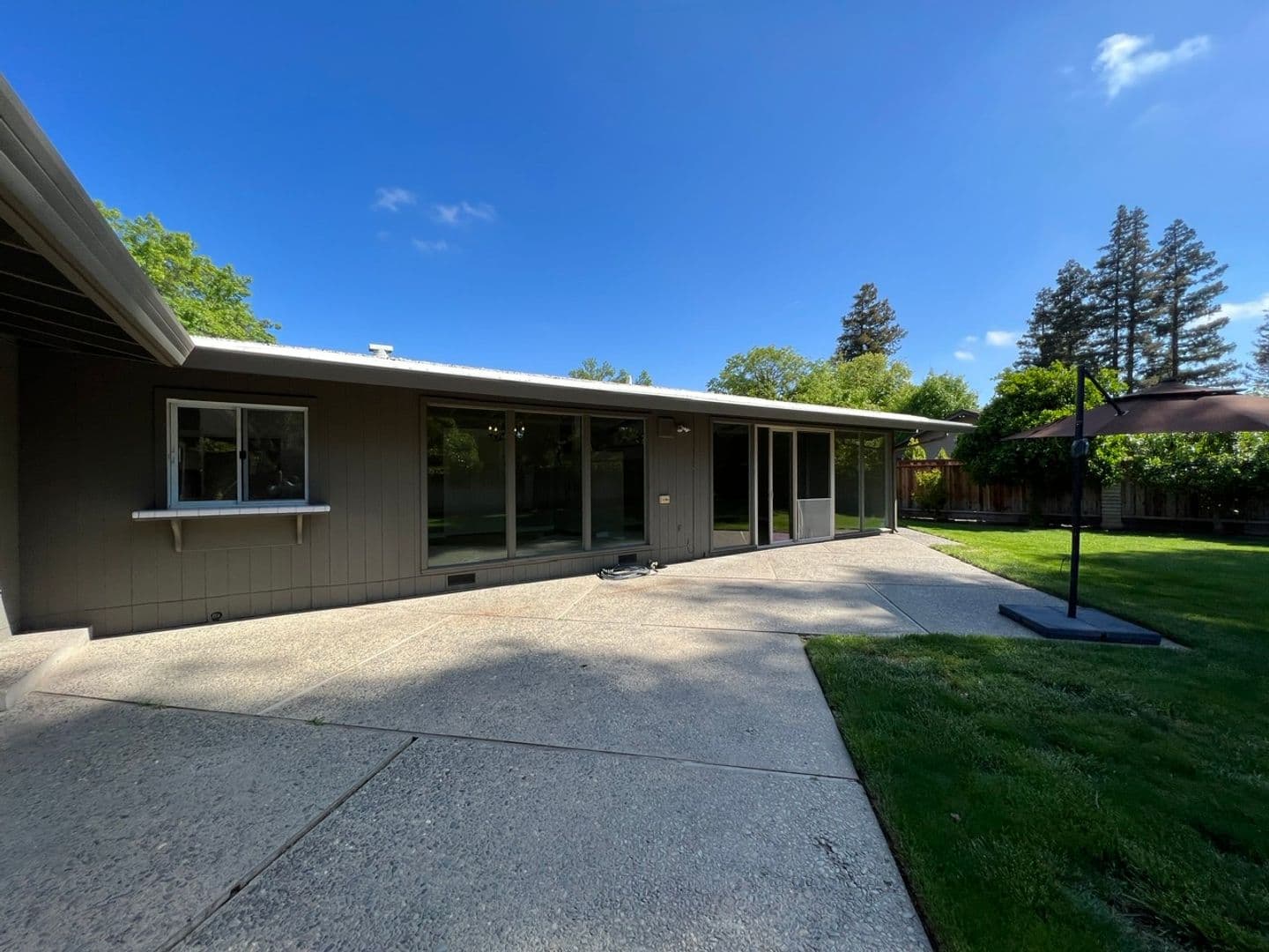 Modesto House: 418 Wentworth Ln