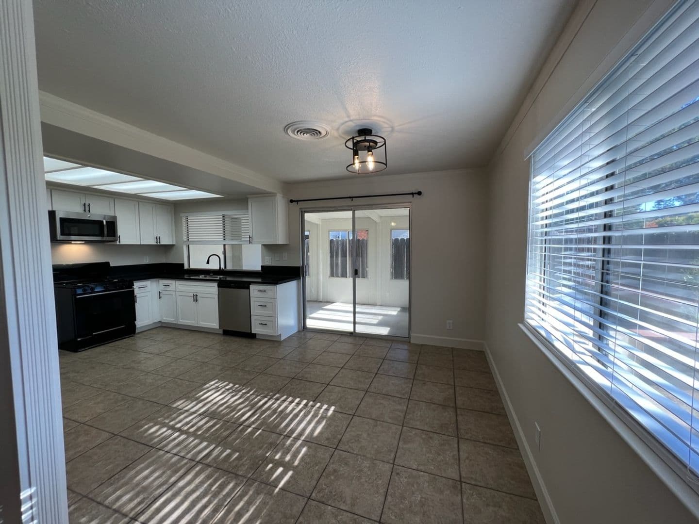 Modesto House: 1536 Sheldon Dr