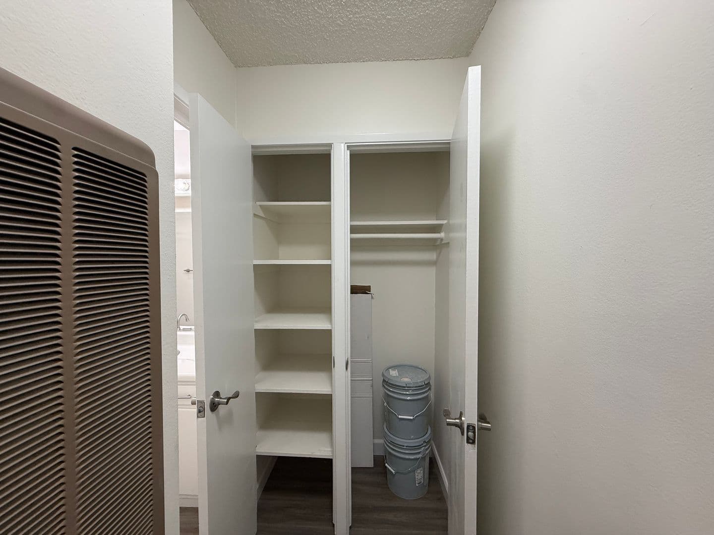Modesto Apartment: 715 Tully Rd