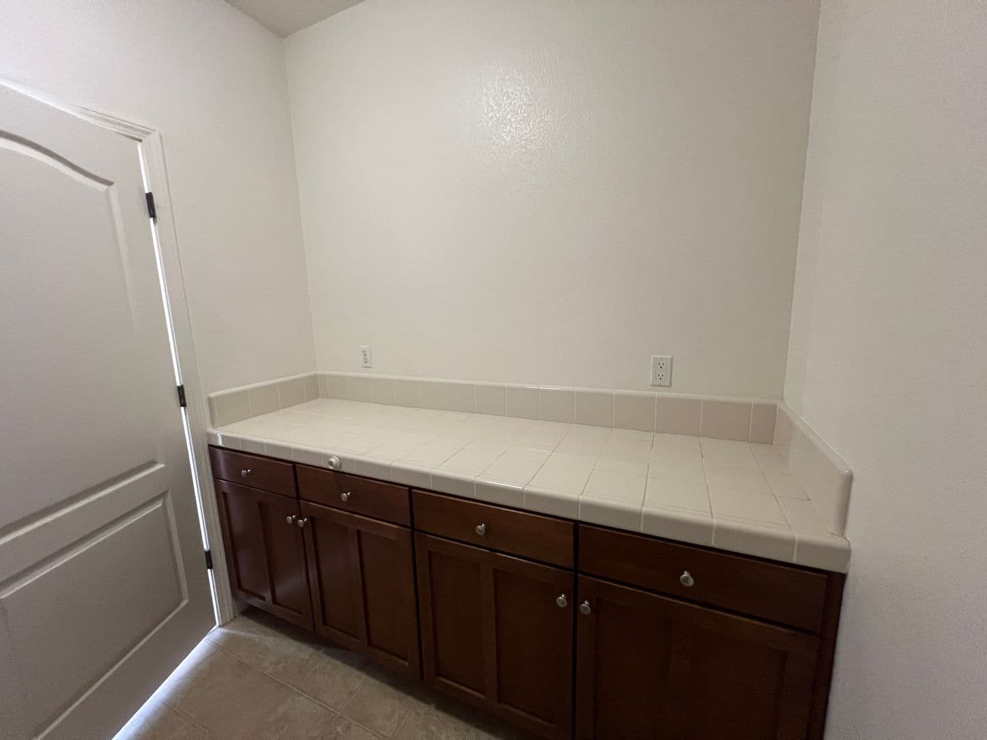 Modesto House: 2553 Acapulco Way