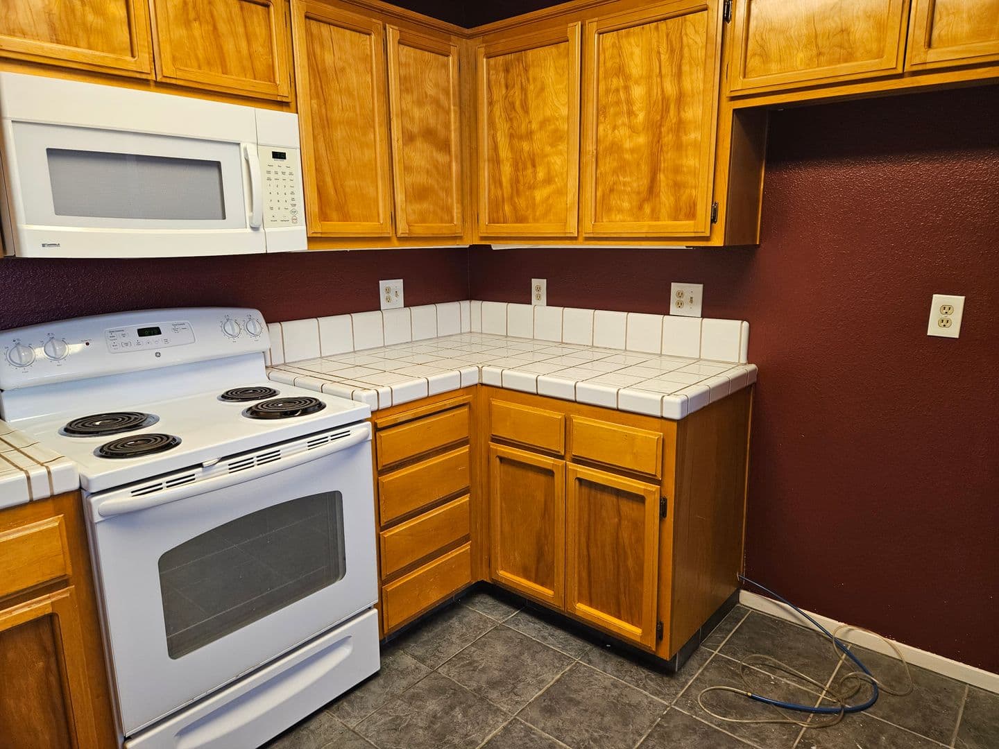 Modesto House: 221 Rector Ln