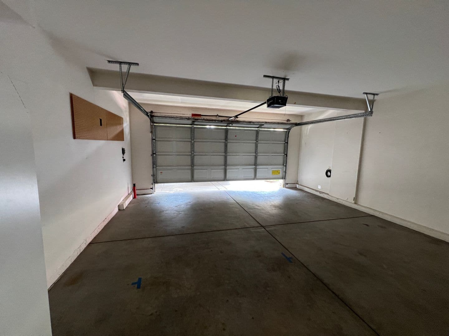 Modesto House: 2553 Acapulco Way