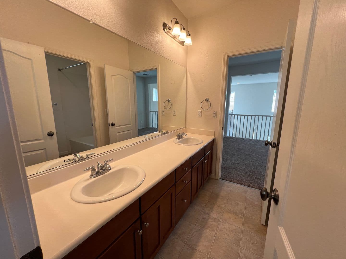 Modesto House: 2553 Acapulco Way