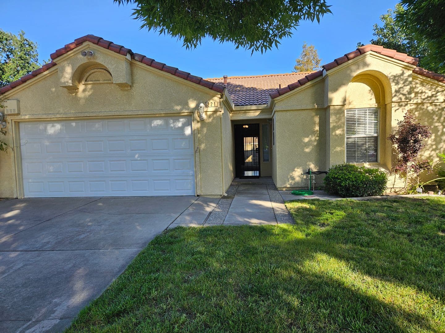 Modesto House: 221 Rector Ln