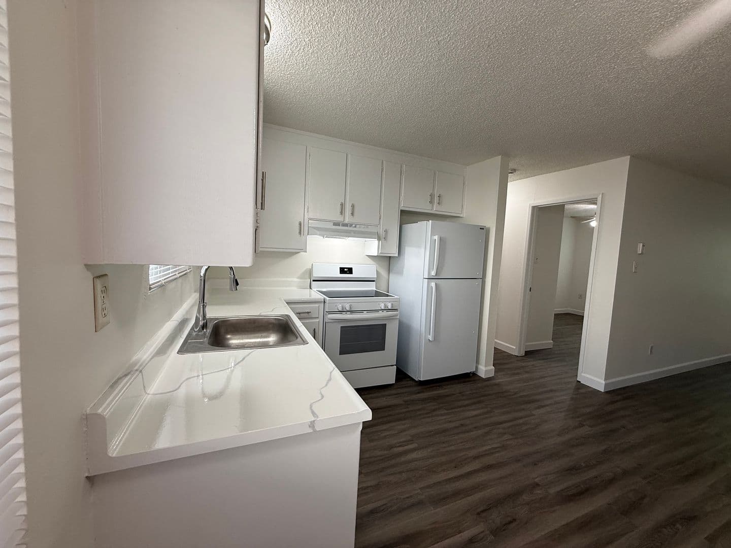 Modesto Apartment: 715 Tully Rd