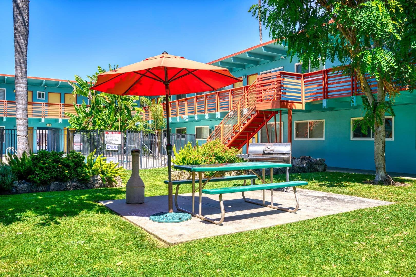 Modesto Apartment: 715 Tully Rd