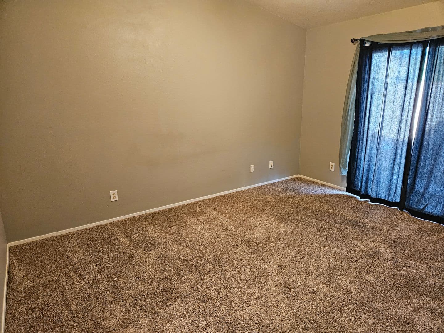Modesto House: 221 Rector Ln