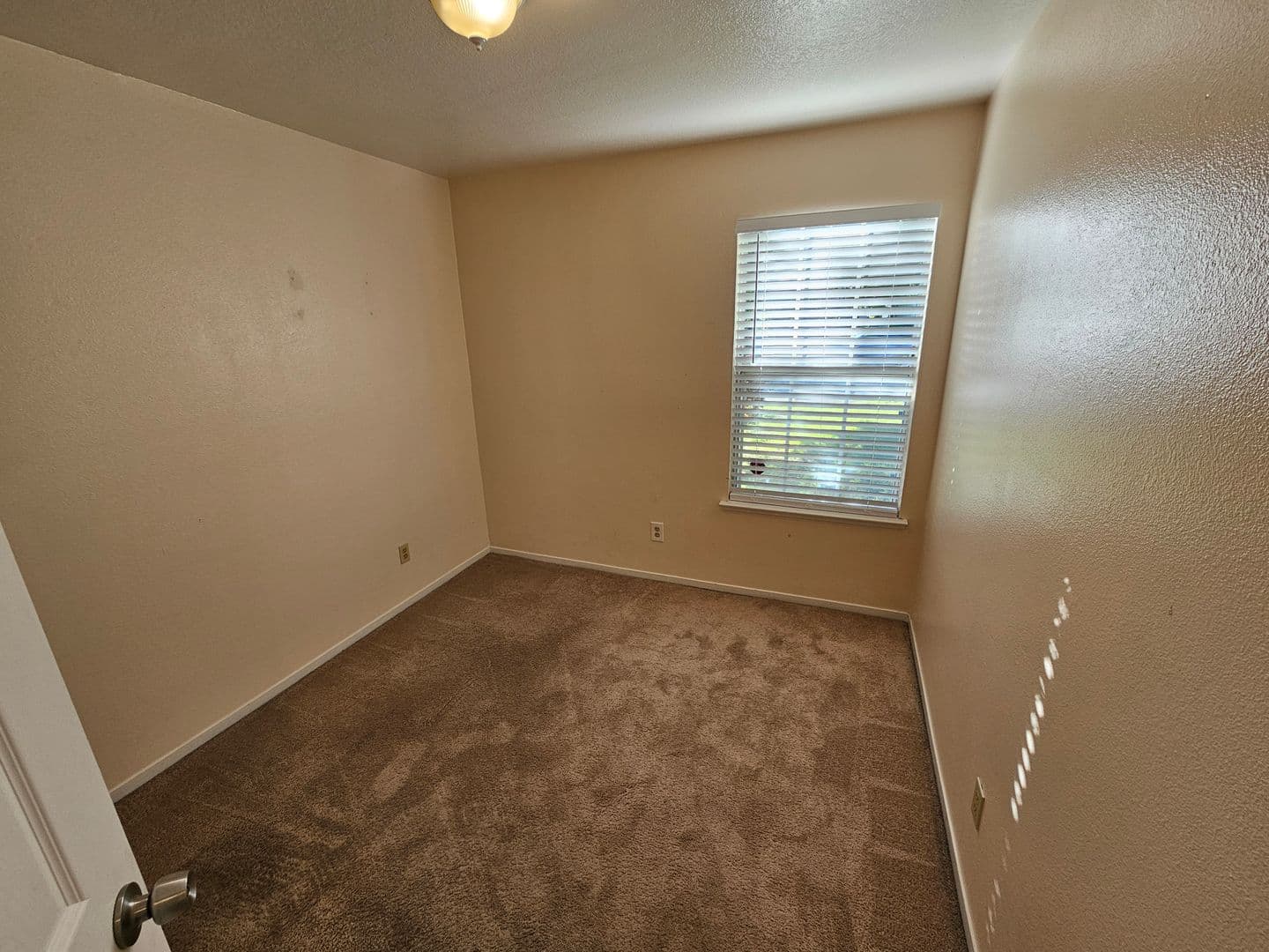 Modesto House: 221 Rector Ln