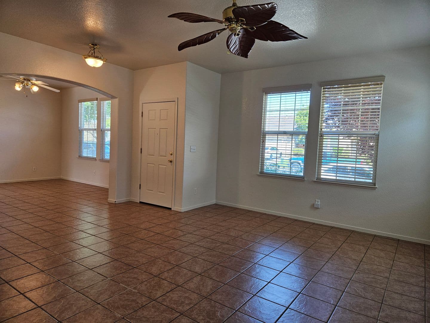Manteca House: 1161 Syracuse Ln