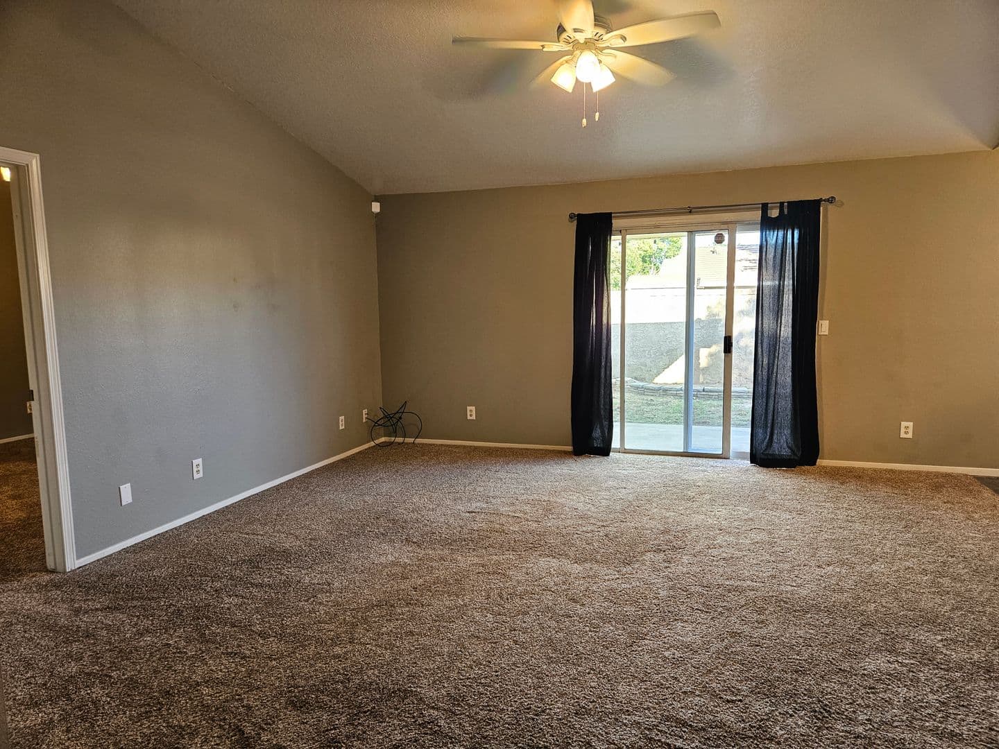 Modesto House: 221 Rector Ln